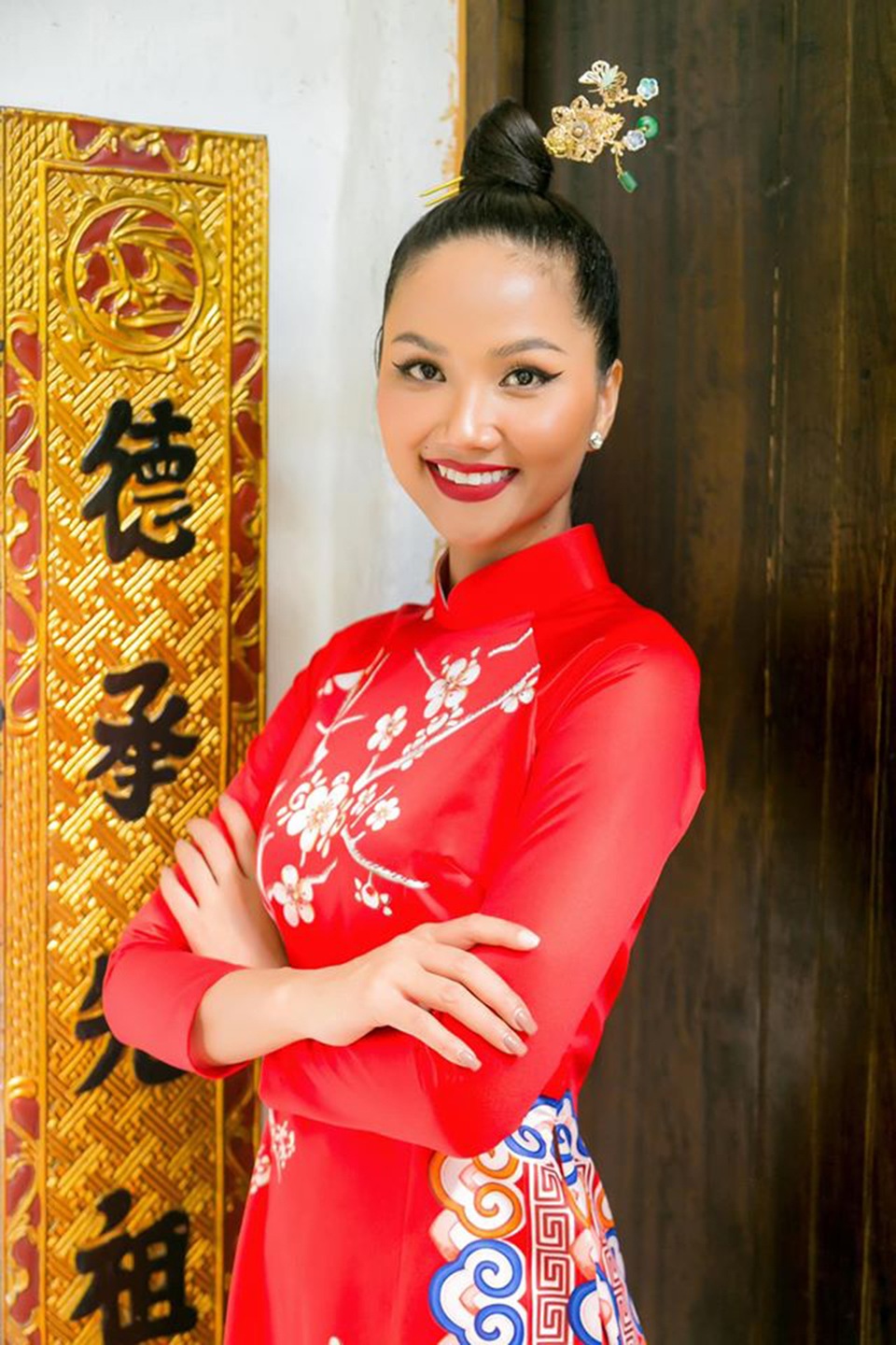 Hoa hậu H’Hen Niê tiết lộ tin vui đầu năm mới - 1 Hoa hậu H’Hen Niê tiết lộ tin vui đầu năm mới - 1