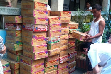 Tặng mỳ Gấu đỏ hết "đát" cho trẻ ung thư