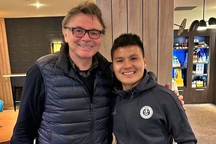 HLV Philippe Troussier bất ngờ gặp Quang Hải trước ngày sang Việt Nam