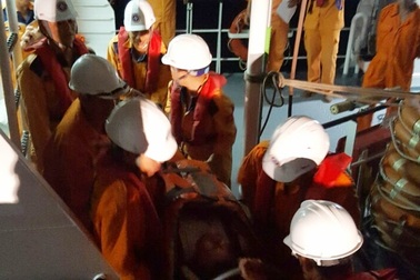 Thuyền viên người Trung Quốc bị nạn ở ngoài khơi Nha Trang