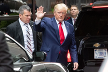 Ông Trump nói bị FBI thu giữ 3 hộ chiếu