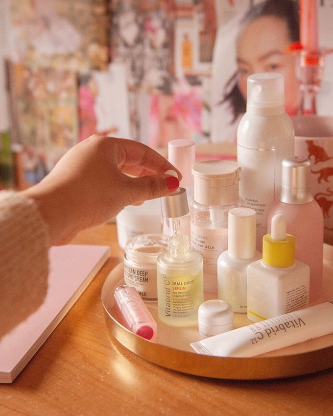 Cất những món skincare này vào tủ lạnh, da bạn sẽ được "hack" đẹp lên gấp bội, tuổi thọ sản phẩm kéo dài hơn - Ảnh 1. Cất những món skincare này vào tủ lạnh, da bạn sẽ được "hack" đẹp lên gấp bội, tuổi thọ sản phẩm kéo dài hơn - Ảnh 1.