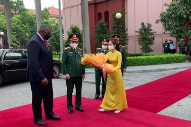 Bộ trưởng Phan Văn Giang đón, hội đàm với Bộ trưởng Quốc phòng Mỹ