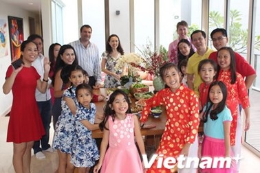 Những người lưu giữ bản sắc văn hóa Việt tại Singapore