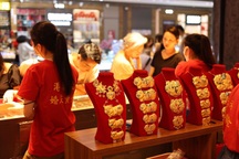 Bên trong thiên đường trang sức giữa "cơn khát" vàng của Trung Quốc