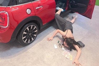 Sao Việt gây choáng khi hưởng ứng trào lưu “ngã sấp mặt”