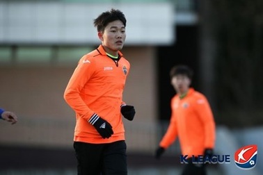 Xuân Trường lần thứ hai được đá chính ở Gangwon FC