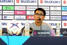 Đè bẹp Campuchia, HLV Malaysia tuyên bố muốn "xé lưới" đội tuyển Việt Nam