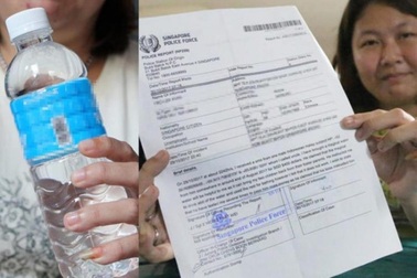 Trả hơn 1000 đô la cho 9 chai nước "thay đổi vận số"