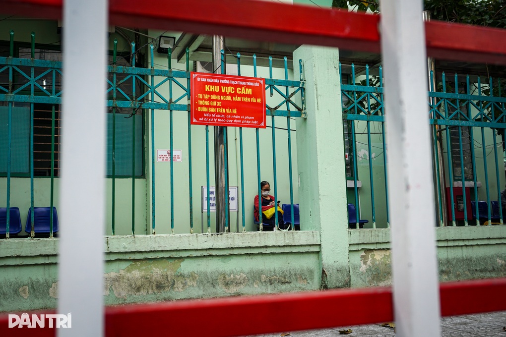 Lấy lại vỉa hè bị chiếm dụng xung quanh Bệnh viện Đà Nẵng - 3