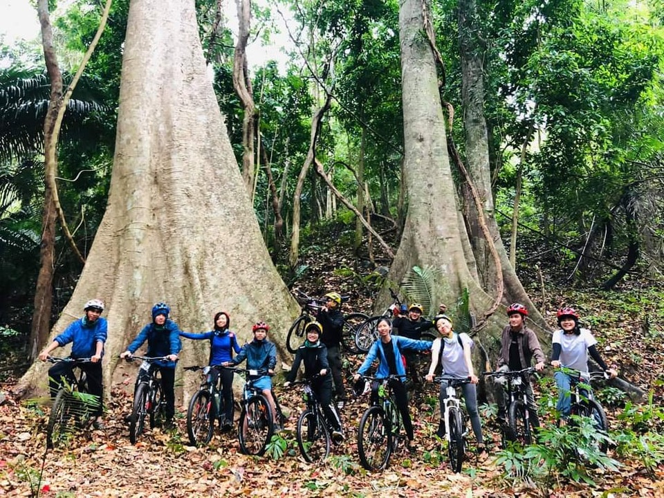 Chàng trai Đắk Lắk bỏ phố vào rừng, thay đổi diện mạo cho cả một buôn làng - 1 Chàng trai Đắk Lắk bỏ phố vào rừng, thay đổi diện mạo cho cả một buôn làng - 1