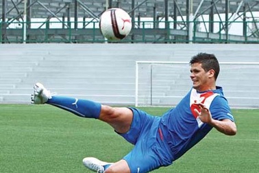 Philippines gấp rút hoàn tất thủ tục để cựu cầu thủ của Malaga đá AFF Cup