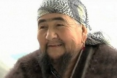 Người phụ nữ sở hữu bộ râu dài hơn 20 cm