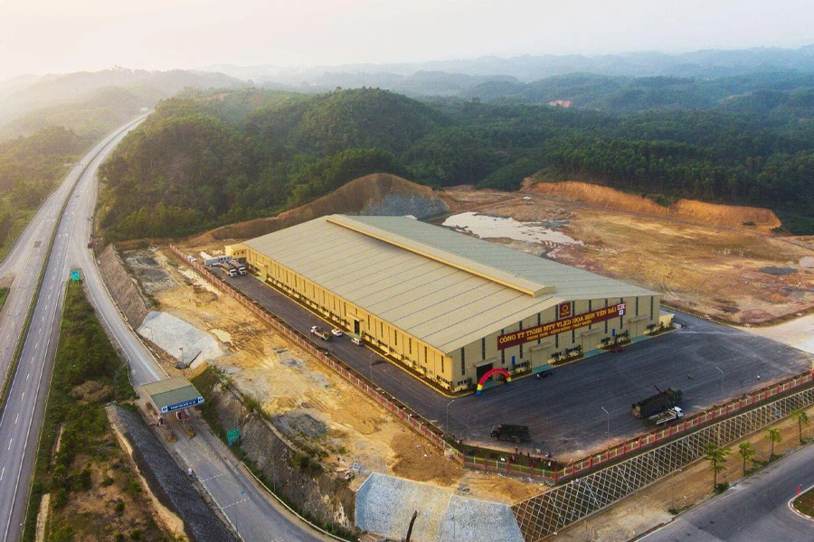 Động thái lạ của ông trùm tôn mạ Hoa Sen với bất động sản - 1 Động thái lạ của ông trùm tôn mạ Hoa Sen với bất động sản - 1