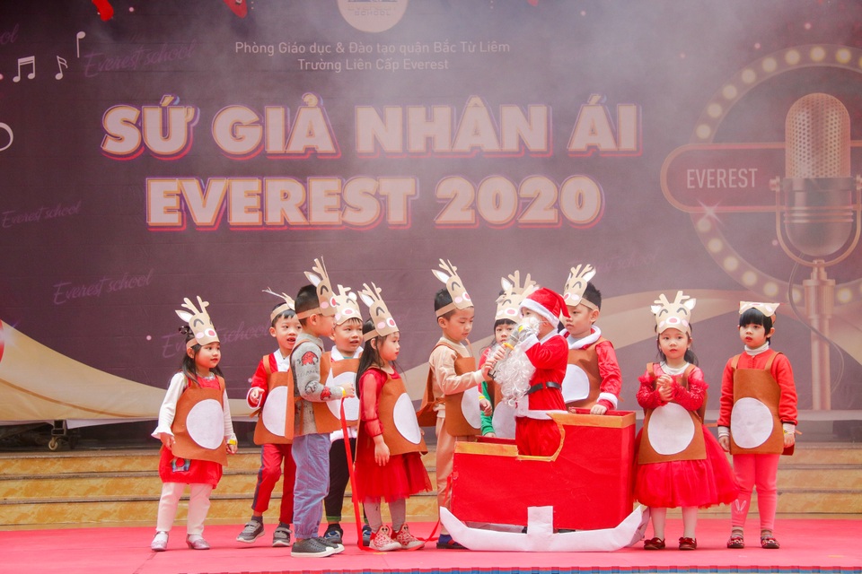 Hơn 500 học sinh mầm non Hà Nội dự cuộc thi Sứ giả Nhân ái Everest 2020 - 1 Hơn 500 học sinh mầm non Hà Nội dự cuộc thi Sứ giả Nhân ái Everest 2020 - 1