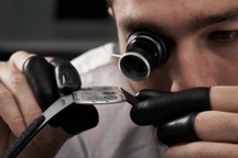 Chiếc đồng hồ mỏng nhất thế giới, giá hơn 45 tỷ đồng được tạo ra thế nào?