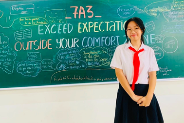 Nữ sinh lớp 7 không "trường chuyên lớp chọn" đạt 8.5 IELTS
