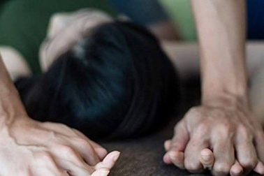 Bắt “yêu râu xanh” cưỡng bức cô gái trên đường đi học