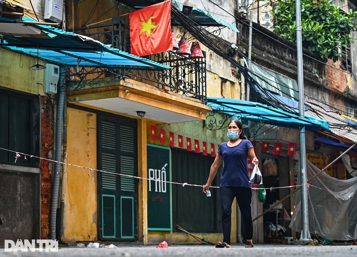 Độc lạ cách bán hàng mùa dịch chưa từng có tại khu chợ nhà giàu Hà Nội - 9 Độc lạ cách bán hàng mùa dịch chưa từng có tại khu chợ nhà giàu Hà Nội - 9