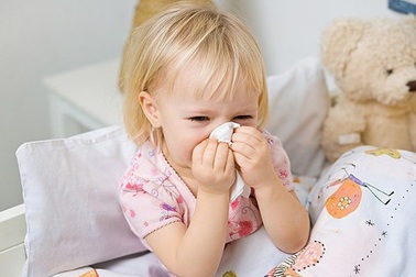 Xử trí viêm mũi ở trẻ nhỏ khi trời lạnh