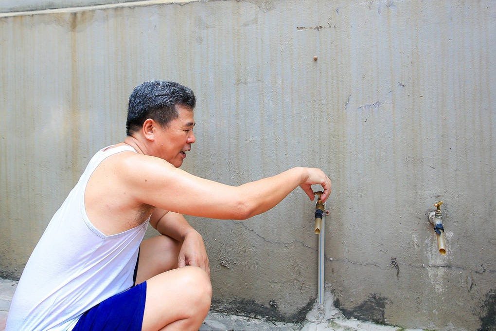 Hà Nội: Các hộ bị cắt nước sạch ở Hoài Đức sắp được cấp trở lại - 2 Hà Nội: Các hộ bị cắt nước sạch ở Hoài Đức sắp được cấp trở lại - 2