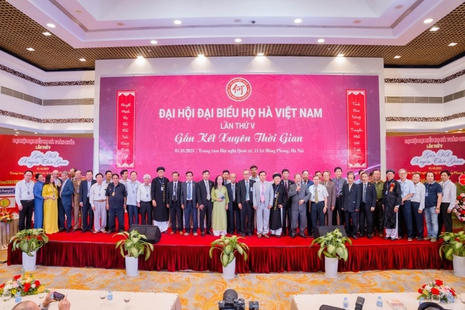 Đại hội cũng đã bầu ra Hội đồng họ Hà Việt Nam nhiệm kỳ V gồm 57 người, trong đó, ông Hà Quang Dự tái đắc cử chức Chủ tịch Hội đồng họ Hà Việt Nam.