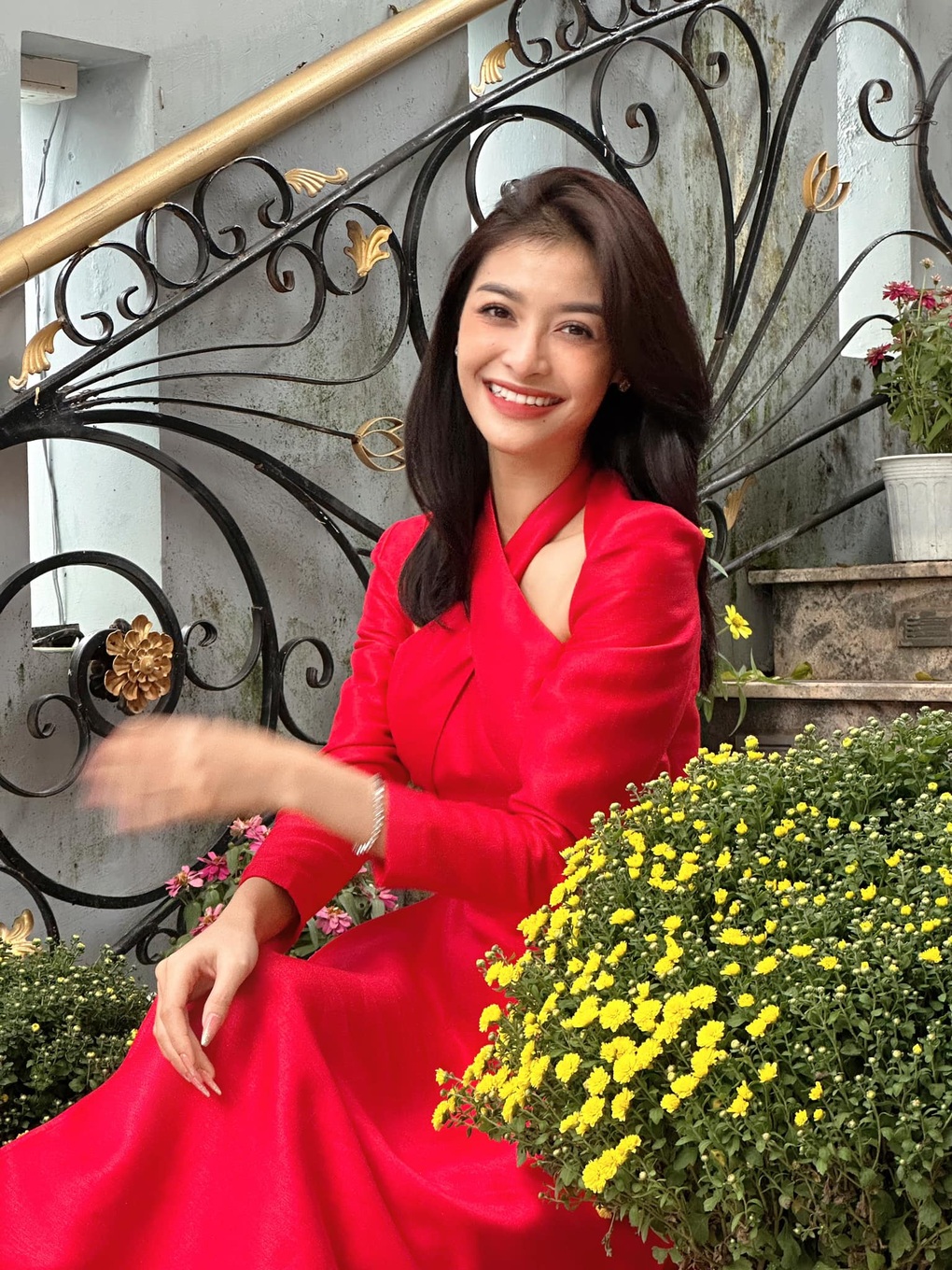 Mỹ nhân tuổi Thìn ăn Tết: Người áp lực giữ dáng, người tặng nhà cho cha mẹ - 3 Mỹ nhân tuổi Thìn ăn Tết: Người áp lực giữ dáng, người tặng nhà cho cha mẹ - 3