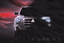 Mitsubishi Triton thế hệ mới lần đầu lộ diện, thiết kế "dữ dằn" hơn