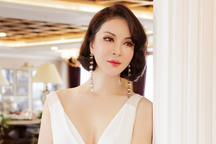 Nhan sắc xinh đẹp, gợi cảm bất chấp tuổi tác của MC Thanh Mai