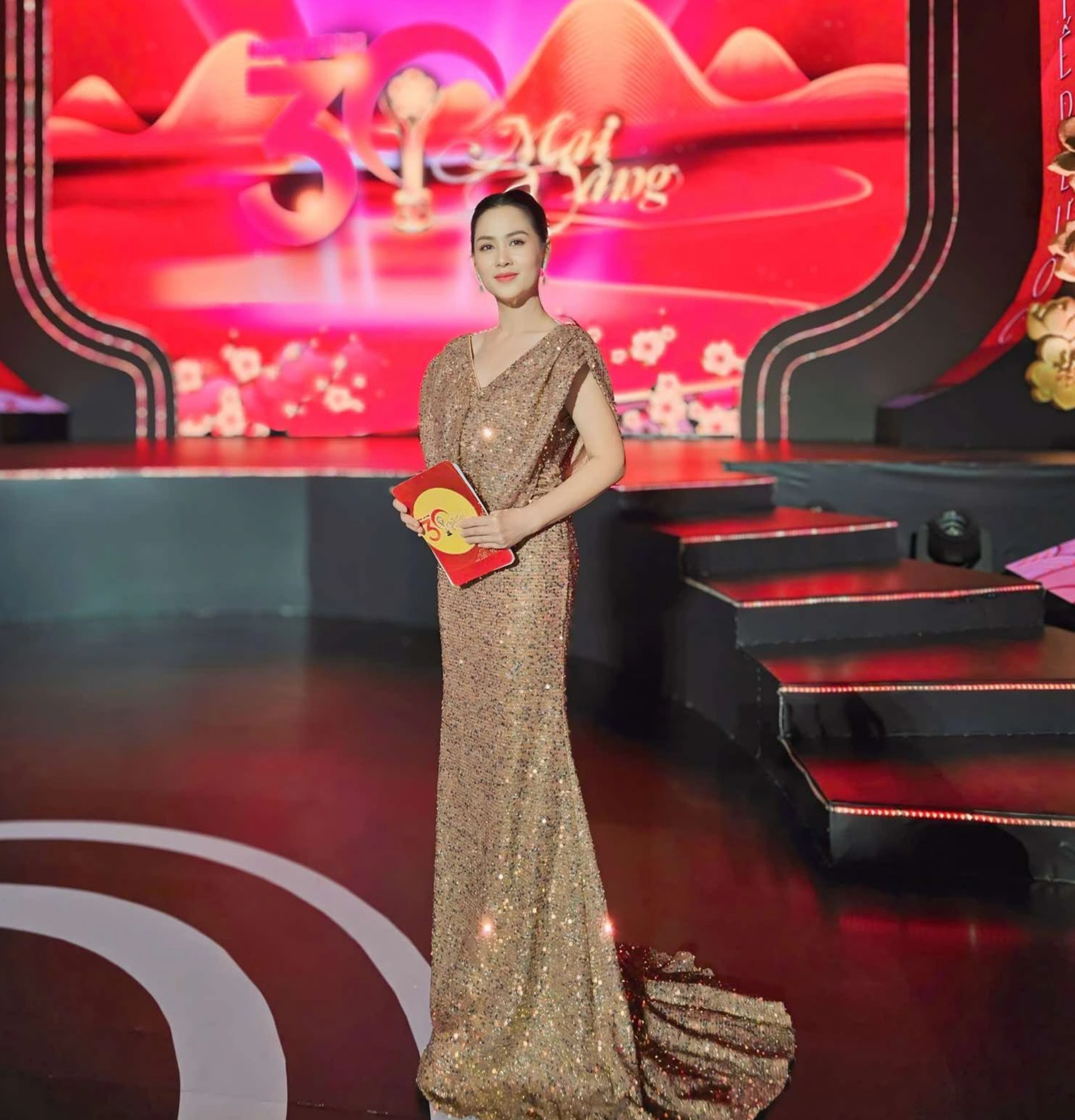 Đời tư kín tiếng của BTV Thúy Hằng VTV, tuổi 45 thích vào bếp - 8 Đời tư kín tiếng của BTV Thúy Hằng VTV, tuổi 45 thích vào bếp - 8
