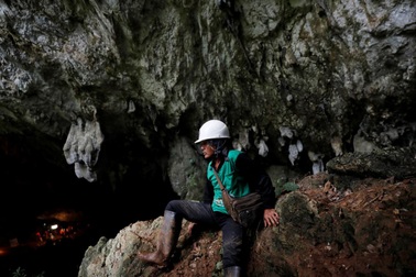 Thoát chết thần kỳ từ hang 13 cầu thủ Thái Lan đang mắc kẹt