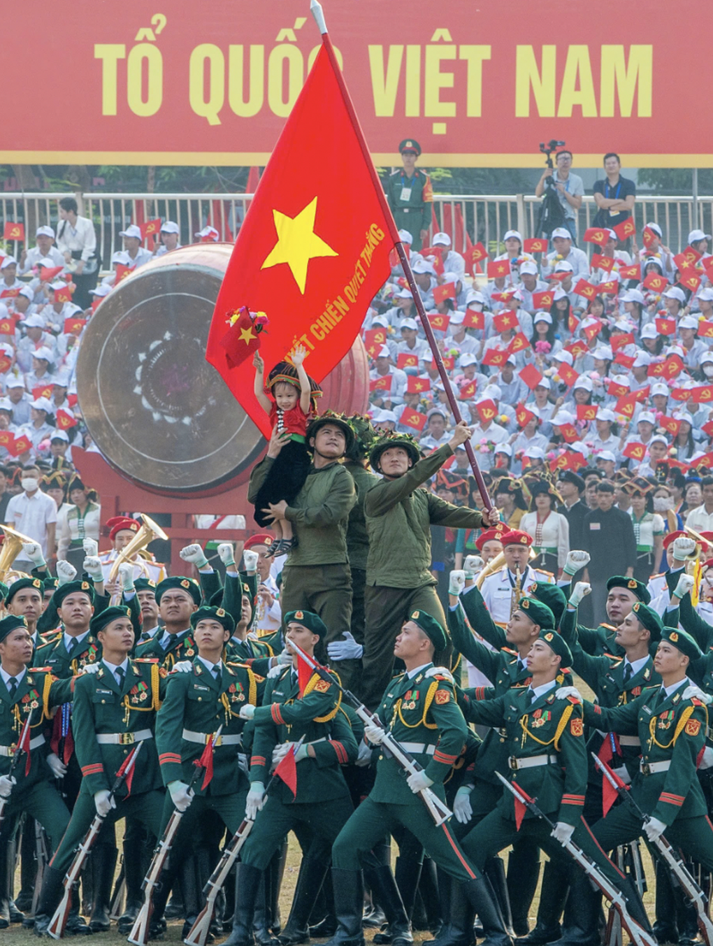 Cơ cấu giải thưởng cuộc thi ảnh “Màu cờ tôi yêu” - 2 Cơ cấu giải thưởng cuộc thi ảnh “Màu cờ tôi yêu” - 2