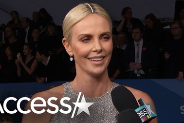 Charlize Theron đẹp tinh tế