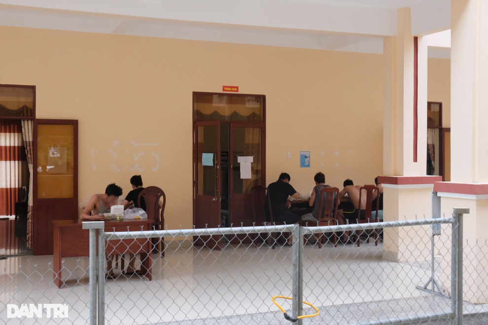 Nguy cơ bùng phát Covid-19 mạnh ở miền Tây nếu bỏ quên bài học TPHCM - 1 Nguy cơ bùng phát Covid-19 mạnh ở miền Tây nếu bỏ quên bài học TPHCM - 1