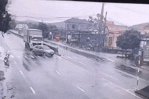 Nổi bật tuần qua: Tai nạn liên hoàn vì lỗi quay đầu nhiều người Việt mắc