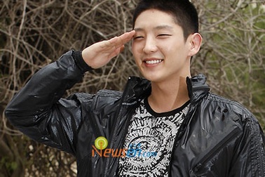 “Mỹ nam” Lee Jun Ki lên đường nhập ngũ