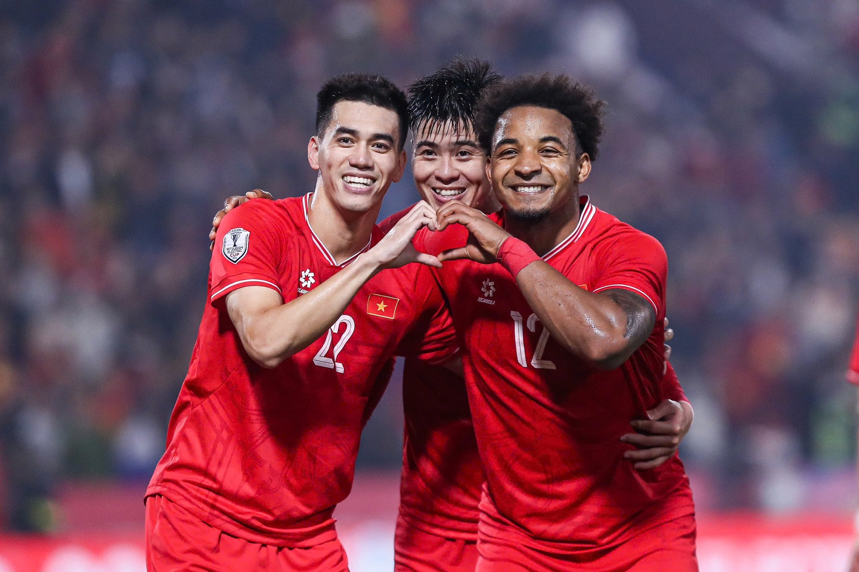 Việt Nam 3-1 Singapore (hiệp 2): Tiến Linh sút 11m thành công | Báo Dân trí