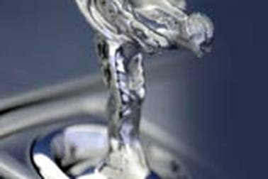 Chuyện tình gắn với biểu tượng của Rolls-Royce 