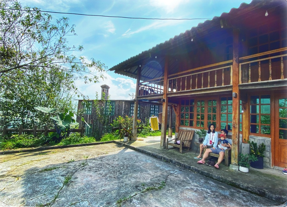 Vợ chồng Hà Nội dựng nhà sàn 500m2, sống cảnh điền viên ở Sapa - 2