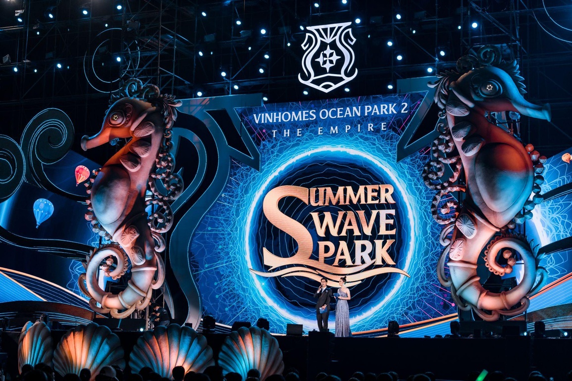 Pháo hoa rực rỡ khai trương tổ hợp biển tạo sóng ở Vinhomes Ocean Park 2 - 4 Pháo hoa rực rỡ khai trương tổ hợp biển tạo sóng ở Vinhomes Ocean Park 2 - 4
