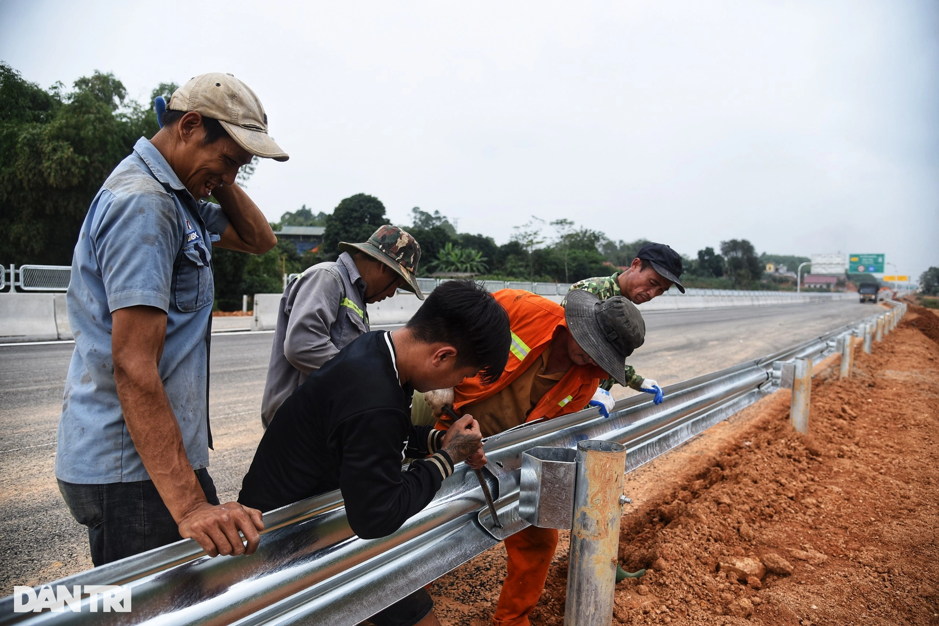 Toàn cảnh cao tốc Tuyên Quang - Phú Thọ sắp thông xe - 7 Toàn cảnh cao tốc Tuyên Quang - Phú Thọ sắp thông xe - 7
