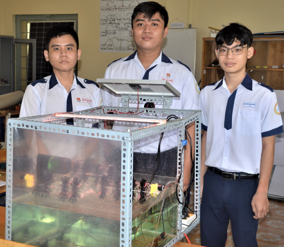 Sản phẩm nghiên cứu ấn tượng về xử lý rác, nuôi tôm của học sinh Sóc Trăng - 2 Sản phẩm nghiên cứu ấn tượng về xử lý rác, nuôi tôm của học sinh Sóc Trăng - 2