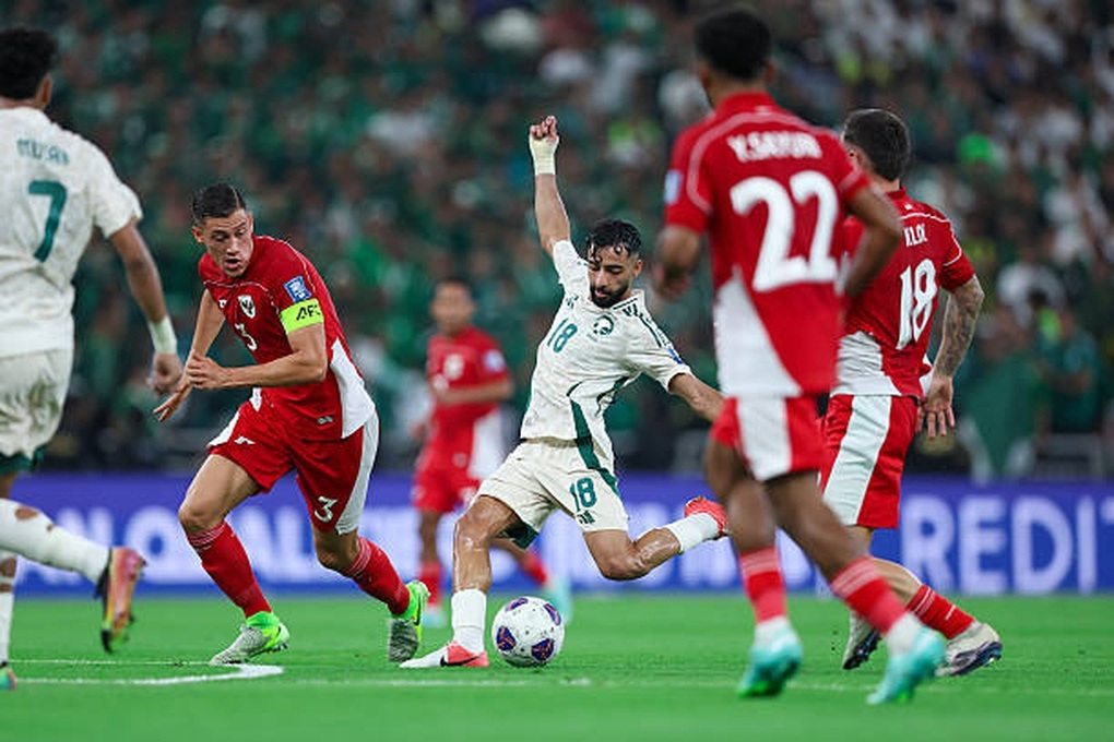 HLV Patrick Kluivert: Tuyển Indonesia thua vì phòng ngự như mơ ngủ - 1 HLV Patrick Kluivert: Tuyển Indonesia thua vì phòng ngự như mơ ngủ - 1