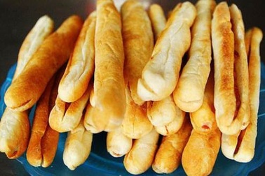 Một lời rao bán hết 700 bánh mỳ, 5.000 bông hồng, yên tâm nghỉ chống dịch