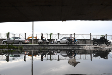 TPHCM: Chủ đầu tư định tận thu khi đóng đường tạm bên hông cầu Rạch Chiếc?