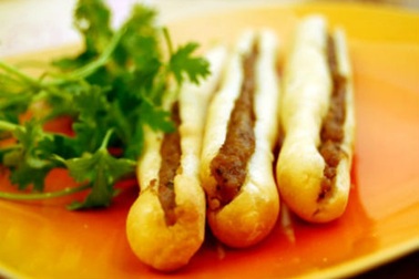 Về Hải Phòng thưởng thức bánh mì cay đặc biệt