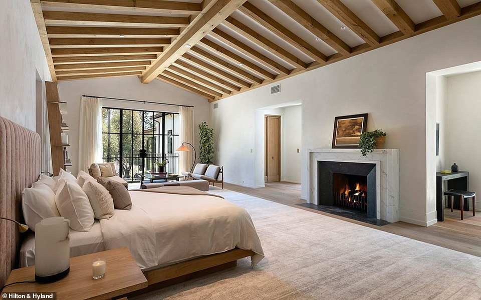 Tỷ phú sáng lập Uber vung tiền tậu biệt thự 43 triệu USD giữa tâm dịch - 6 Tỷ phú sáng lập Uber vung tiền tậu biệt thự 43 triệu USD giữa tâm dịch - 6