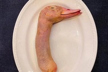 "Sốc" với món mới: Cổ vịt nhồi rau củ giá gần nửa triệu đồng