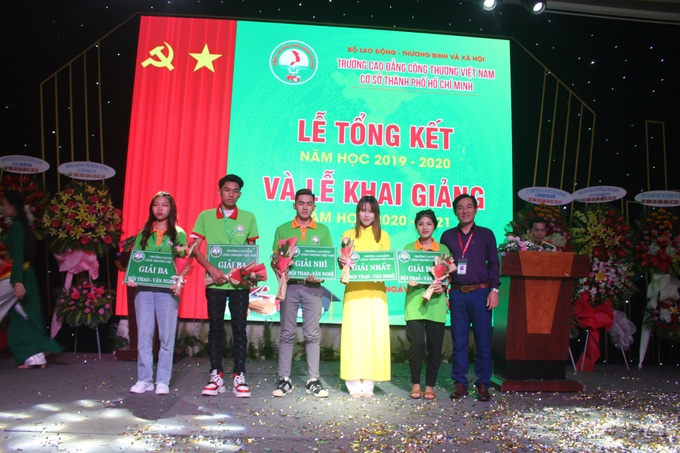 Trường CĐ Công thương Việt Nam cở sở TP.HCM: Tưng bừng tổ chức khai giảng năm học mới - Ảnh 8. Trường CĐ Công thương Việt Nam cở sở TP.HCM: Tưng bừng tổ chức khai giảng năm học mới - Ảnh 8.