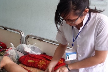 Hai người đầu tiên tỉnh Bình Định bị rắn lục đuôi đỏ cắn